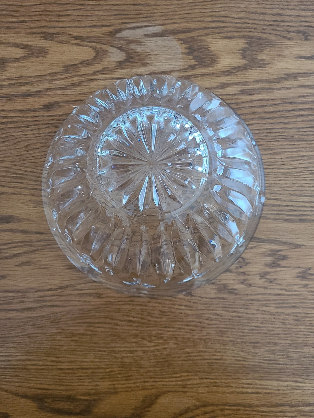 Vintage - Block Crystal Tulip Garden patterned clear glass salad bowl. - Picture 5 of 10